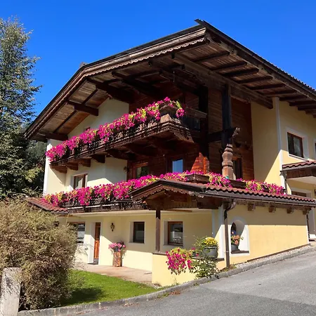 公寓 Steinbock Terrasse, Gartensauna, Garten, Grillplatz *