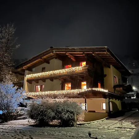 Steinbock Terrasse, Gartensauna, Garten, Grillplatz Appartement *